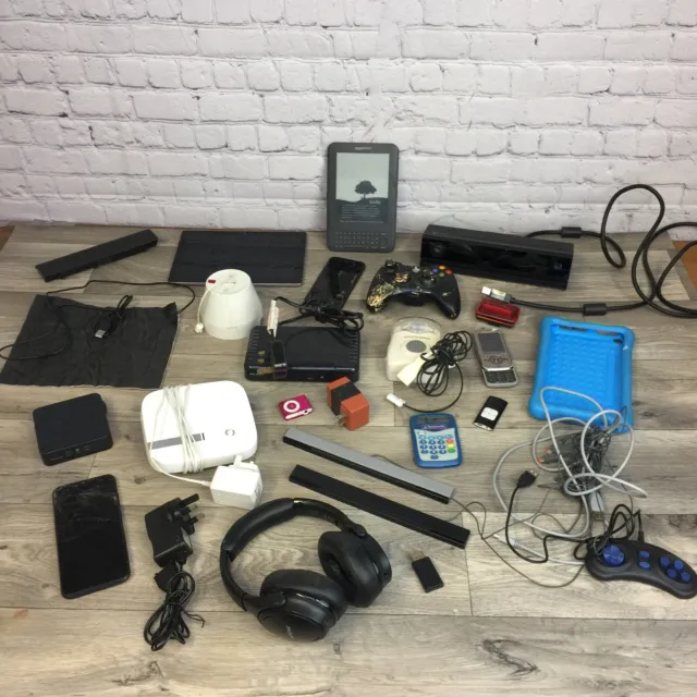 Job Lot Of Mixed Electrical Items - Xbox One - Nintendo Wii - iPhone Etc
