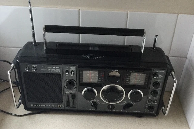 ジャンク　不動品　SANYO RP-8880 9バンド受信機　ヴィンテージ ジャンク 不動品 SANYO RP-8880 9バンド受信機 ヴィンテージ