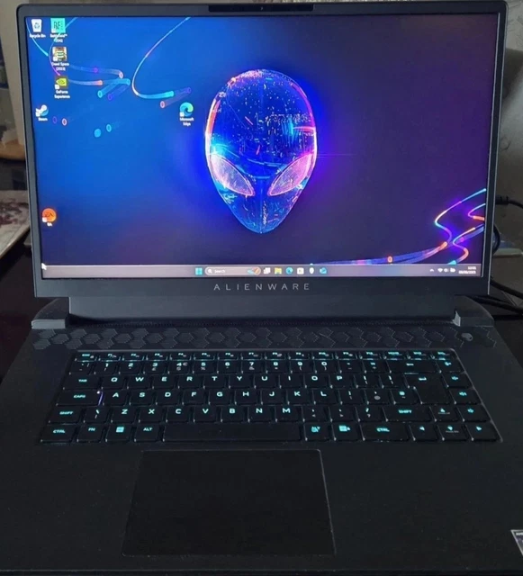 ALIENWARE M17 R5 - 1440p -RTX 3070ti -Ryzen 6800h - 4800mhz DDR5 ...
