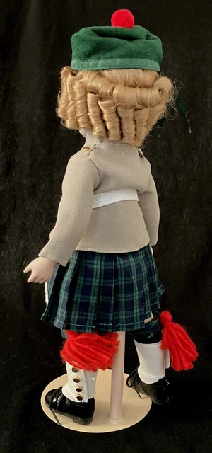 Shirley Temple "Wee Willie Winkie", Danbury Mint 3