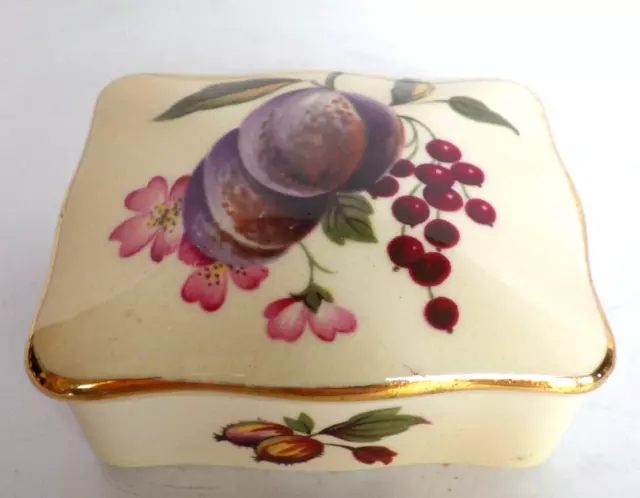 Royal Worcester Palissy England Porcelain Miniature Trinket Jewelry Box Fruit