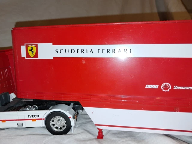 Semi-remorque Iveco Scuderia Ferrari 1/43 – Eligor Métal Rouge – Occasion