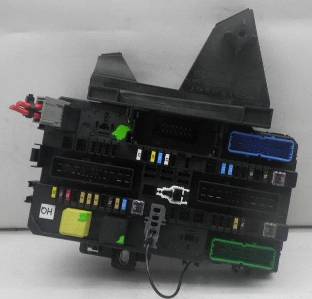 OPEL ASTRA H fuse box 13115937 onboard power distributor relay box £25
