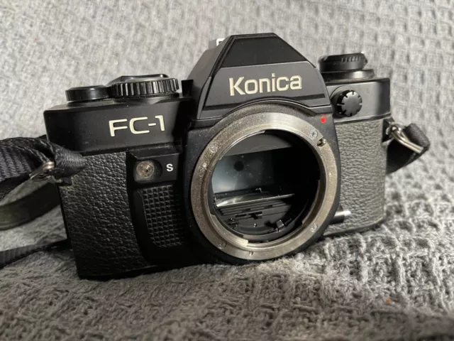 VINTAGE KONICA FC-1 SLR FILM CAMERA. With Konica 50mm Lens 3