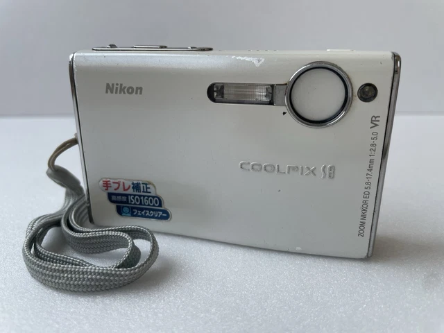 NIKON COOLPIX S8 7.1MP Compact Digital Camera Gloss Silver