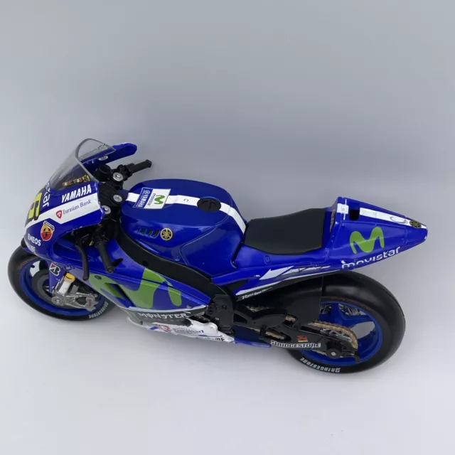 Maisto - Yamaha - Yzr-M1 N 46 Motogp 2016 Valentino Rossi 1/10 3