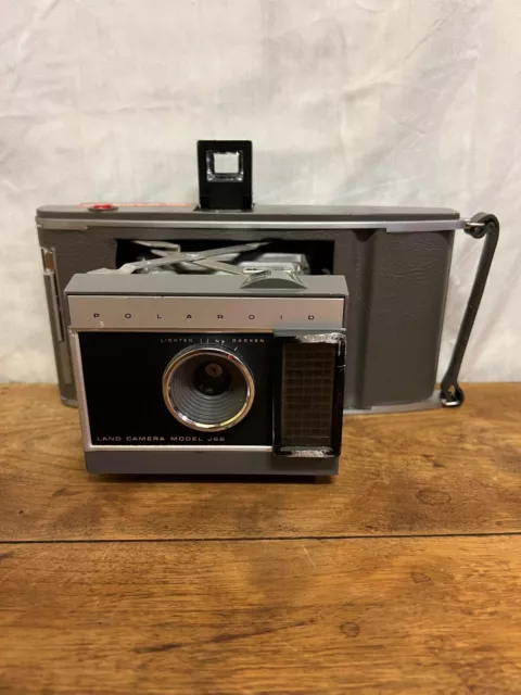 - Vintage UNTESTED - Polaroid Land Camera Model J66