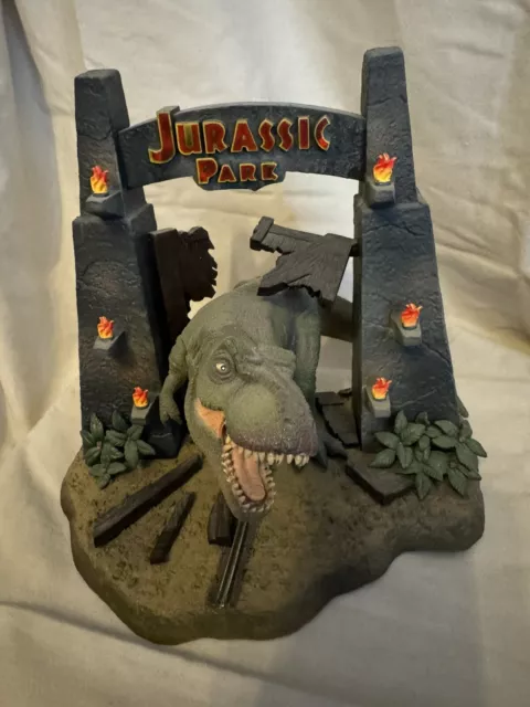 Universal Studios 2011 Jurassic Park Rare Collectible T-Rex gate statue model