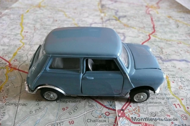 Auto Pilen 1/43 Mercedes 250 Coupé N°305 – Miniature Métal Argent, Boîte D'origine