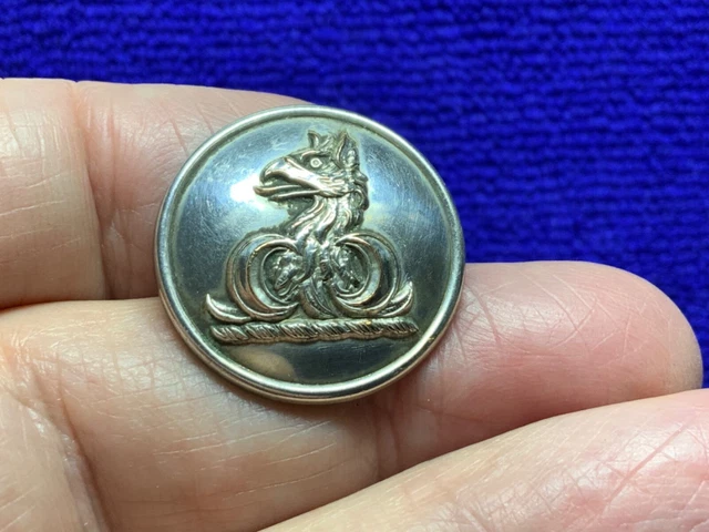 C. RENSHAW, 1st BARONET GRIFFIN HEAD W CRESCENTS 25mm SP LIVERY BUTTON 1895-1915
