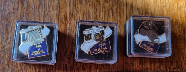Lot De 20 Pins De Collection – Photographie & Presse – Signé Labo Service
