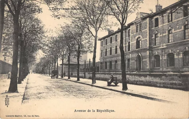 Cpa 94 Ivry Sur Seine Avenue De La Republique
