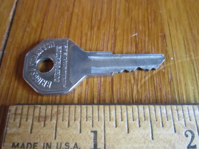Vintage Key Briggs & Stratton Small Old Collectible FREE SHIP