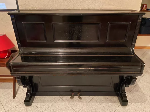 pianoforte verticale nero Berlin (inizi 900)