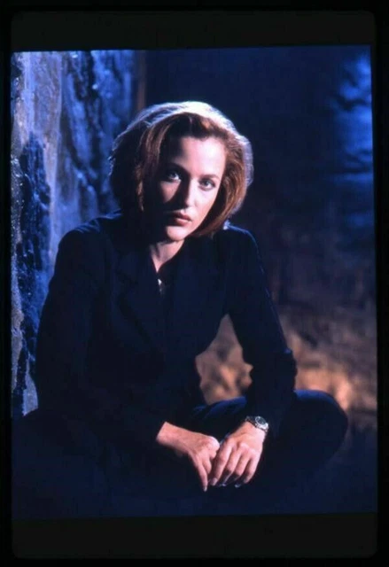 GILLIAN ANDERSON THE X Files Portrait Photo Shoot Original 35mm gillian-anderson-the-x-files-portrait-photo-shoot-original-35mm