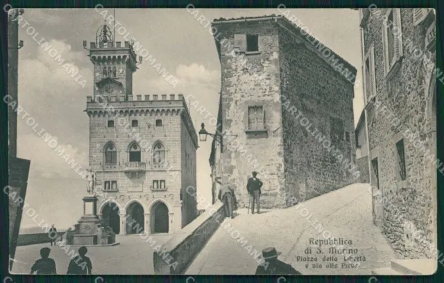 San Marino PIEGA cartolina QZ4658