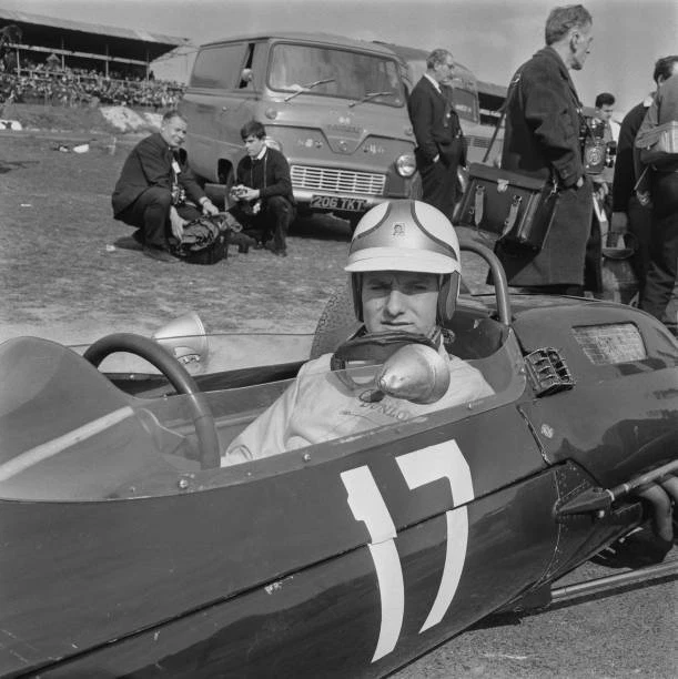BRITISH RACING DRIVER Mike Hailwood drives a Lotus-BRM 1960s OLD PHOTO