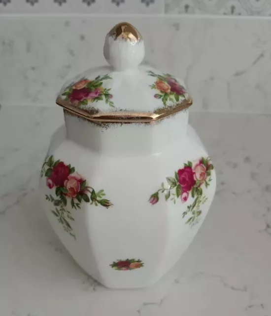 Royal Albert Old Country Roses 14cm Octagonal Ginger Jar 1962 Vintage Rare