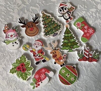 confezione da 50 pezzi economici e durevoli 2 fori in legno da cucire N-K Bottoni natalizi in legno per decorazioni natalizie fai da te 