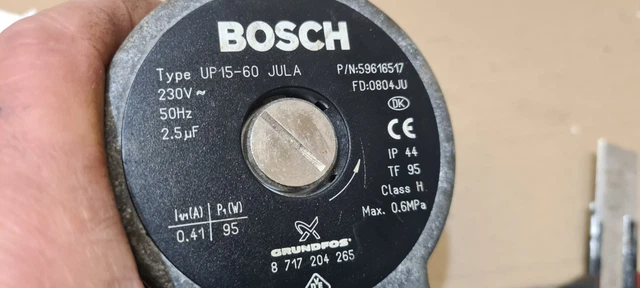 Junkers Pumpe ZSR ZWR UPS15-35/50 Heizungspumpe 18 24 8717204264