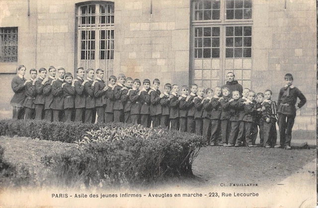 CPA 75 PARIS 15th ASYLUM OF YOUNG INFIRM RUE LECOURBE BLINDS ON THE MARCH