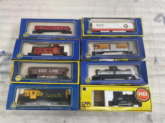 AHM HO SCALE TRAIN Locomotive CARS LOT OF 8 Santa Fe Soo 7 Eleven Rio Grande Nos