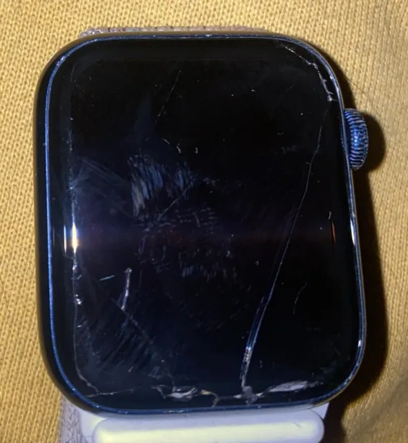 Apple Watch Series 6  44 mm Midnight Blue Aluminum Case GPS/LTE cracked