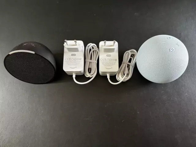 Amazon Echo Dot 5. Gen. (2022) Smart Speaker mit Uhr Graublau + Echo Pop Anthraz