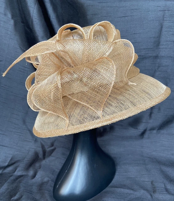 Cappello beige classico fiocco pagliuzza 22"" Balfour matrimonio formale ospite crema scura