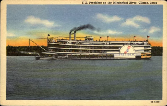 Steamboat SS President on Mississippi River ~ Clinton Iowa ~1940s linen postcard