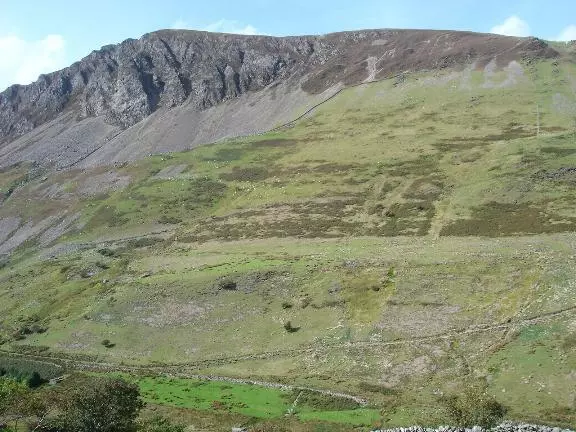 Photo 6x4 Craig y Bera Rhyd-Ddu/SH5652 Looking up from the valley at Drw c2006