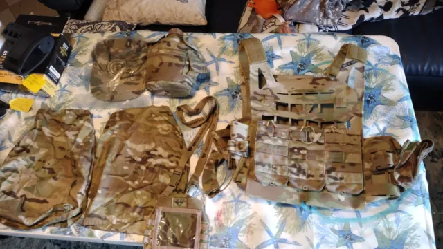 Crye Precision AirLite X-large plate carrier 4 Tactical Vest With Extras Crye Precision AirLite X-large plate carrier 4 Tactical Vest With Extras
