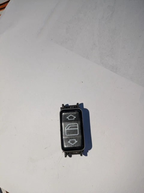 thumbnail image 2 of 1-Button Window Switch For Mercedes 190E 300E 560SEC – 1991-93 & 86-89 – Console Mounted – Evan-Fischer 2 of 6