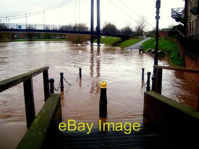 Photo 6x4 The River Exe in Flood Exeter The footpath near Friars Green im c2008