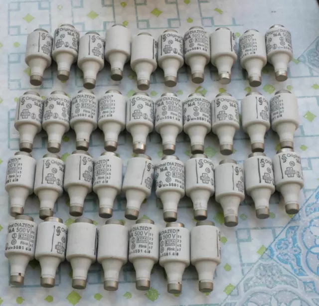 37x Siemens Fusible de type DIAZED taille DII, 16A, 500V. Lot de 37