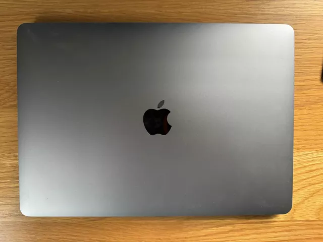 MacBook Pro 13,3" (500 GB SSD, Intel Core i7 8a gen., 2,7 GHz, 8 GB) computer portatile. Leggi