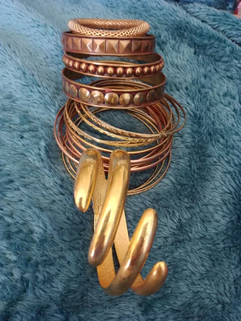 Vintage 18 x Bangles Bracelets Costume Jewellery Job Lot Wear Resell Craft