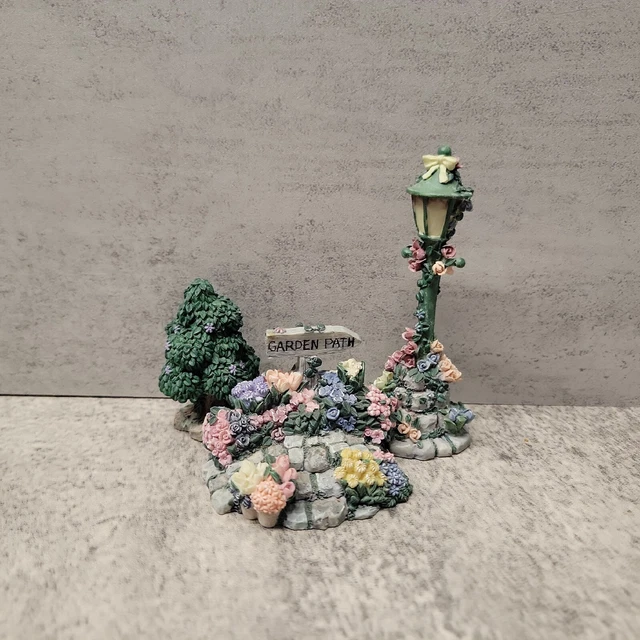 Ivy & Innocence Garden Path 5190 Glimmering Lamppost Tree Shrub LOT of 3 Ivy & Innocence Garden Path 5190 Glimmering Lamppost Tree Shrub LOT of 3