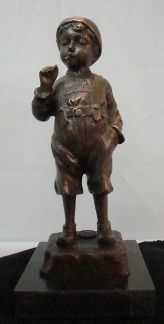 Estatua Niño Art Deco Estilo Art Nouveau Estilo Bronce sólido Firmado