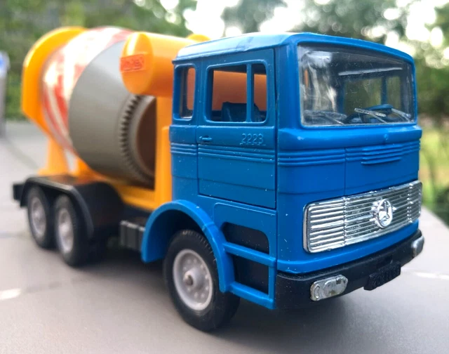 NOREV ANCIEN CAMION MERCEDES LP 2223 BETONNIERE N°126 + BOITE