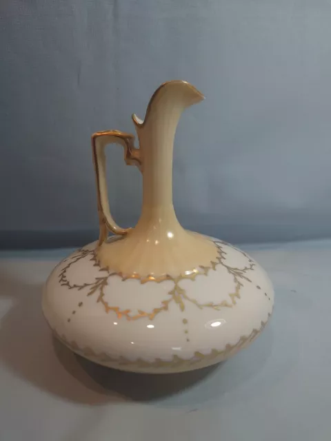 Pichet ou soliflore en porcelaine Giraud Limoges France G.Laubi