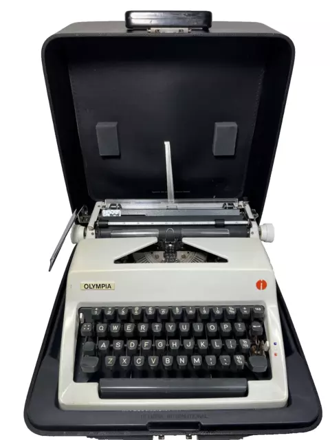 Máquina de escribir Olympia SM8 vintage con estuche rígido década de 1970