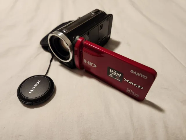 SANYO VPC-ZH1 Camcorder -  Red
