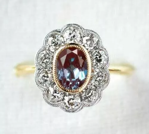 Art Desco 3 CT Coupe Ovale Alexandrite Halo Engagement Bague 14K Jaune Plaqué Or