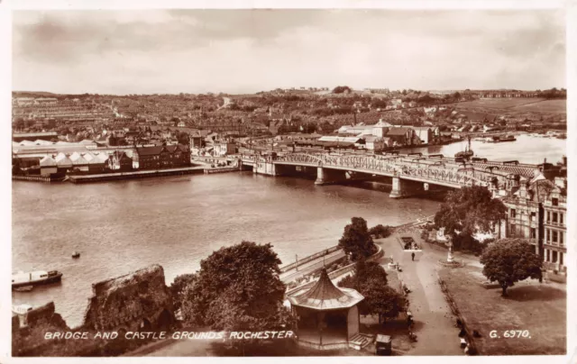 R309259 Bridge And Castle Grounds Rochester. G. 6970. Valentines Post Card. RP.