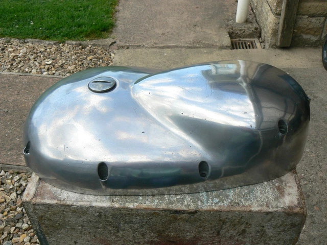 thumbnail interactive-video image 1 of L.F. Harris Triumph Pre-Unit Primary Chaincase Filler Plug – 5T 6T T110 (1949-62) UK Made 1 of 4