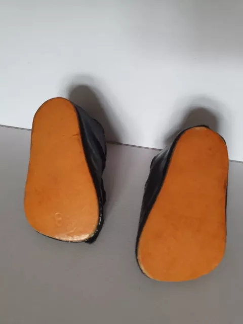 Ancienne Paire de Chaussures  en cuir noir  Taille 8 pour Poupée Ancienne 2