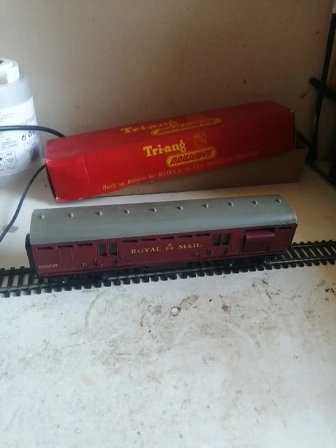 TRIANG R23 OPERATING Mail Coach 00 Guage Boxed (wrong Box!) £3.81 ...