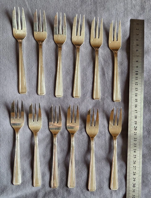 12 fourchettes à huitres en métal argenté orfèvre HAVILAND