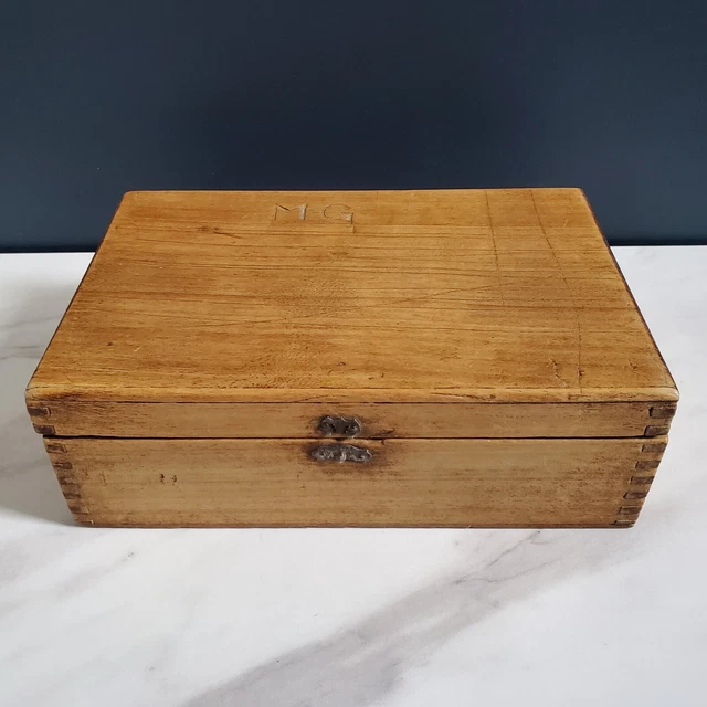 Boîte à Pêche Ancienne UMCO 800WS En Bois Marron - Manque La Poignée, Occasion